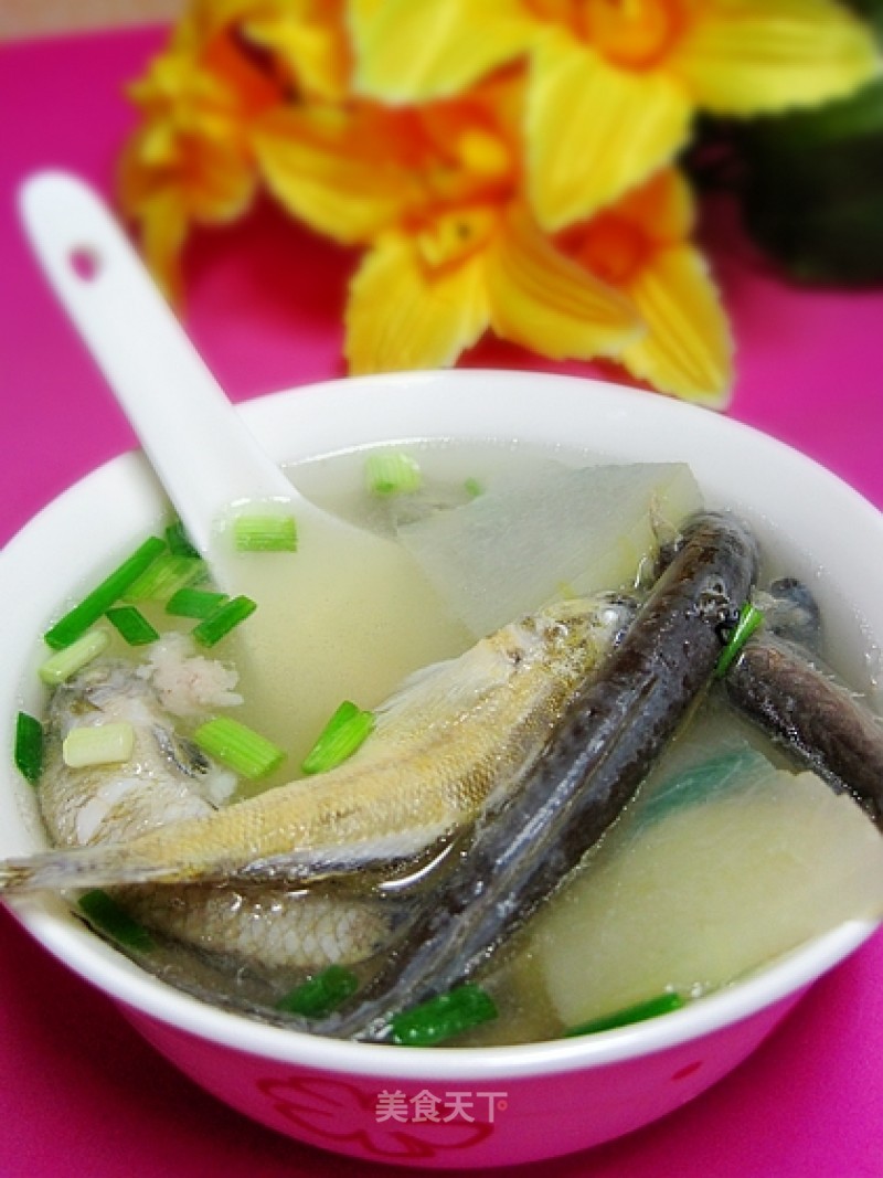 Tasty Small Fish and Winter Melon Soup recipe