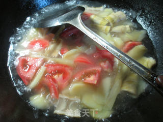 Tomato Lamb's Tail, Bamboo Shoot and Potato Soup recipe