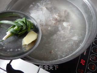 Loofah Pork Bone Soup recipe