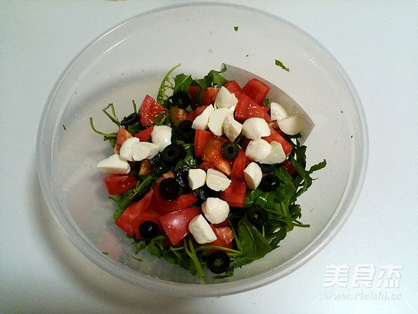 Mozzarella Salad recipe