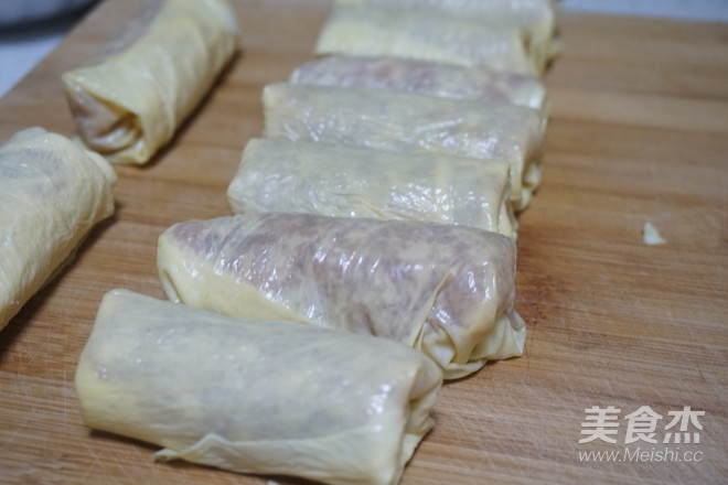 Steamed Pork Rolls with Soybean Skin recipe