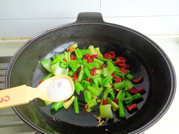 Stir-fried Tripe with Celery recipe