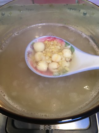 Mung Bean and Lotus Seed Soup recipe