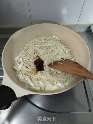 Stir-fried Western Lettuce with Enoki Mushroom recipe