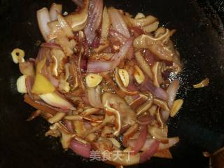 Fried Pork Ears with Onions recipe