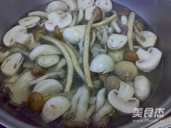 Mixed Mushrooms in Soup recipe