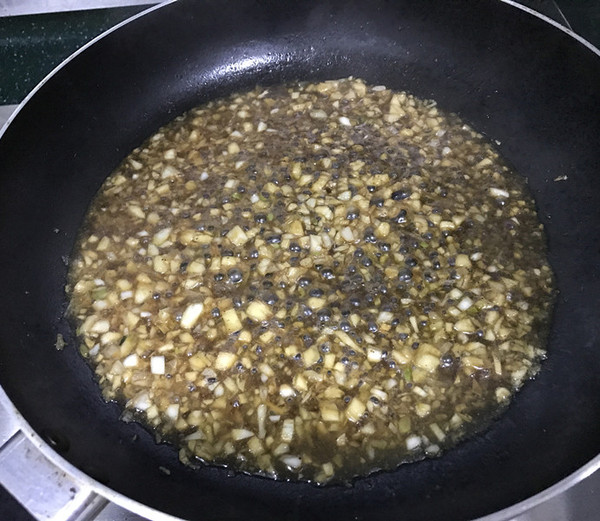 Steamed Oysters with Garlic recipe