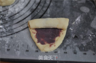 #四session Baking Contest and is Love to Eat Festival#purple Sweet Potato and Red Bean Roll Bread Flower recipe