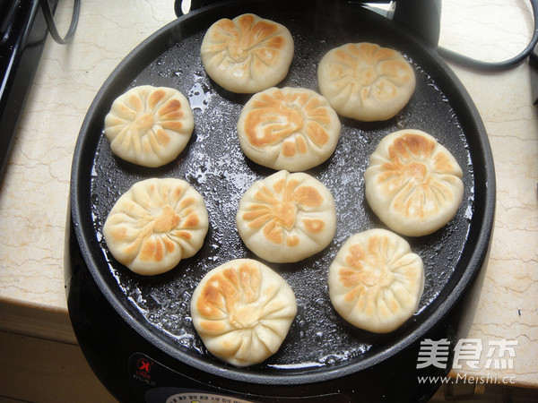 Fresh Bamboo Shoots and Pork Hot Noodle Pie recipe