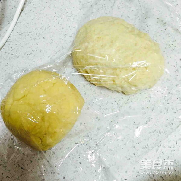 Su-style Plum and Vegetable Meat Mooncakes recipe