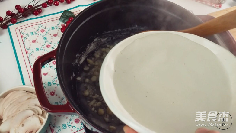 A Must-have Creamy Mushroom Soup recipe