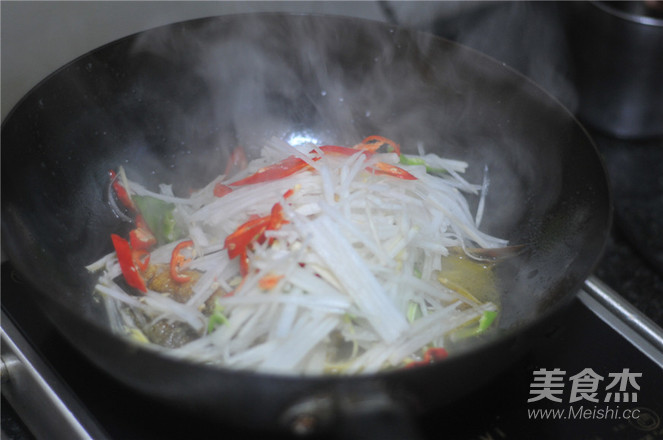 Braised Fish with Shredded Radish recipe