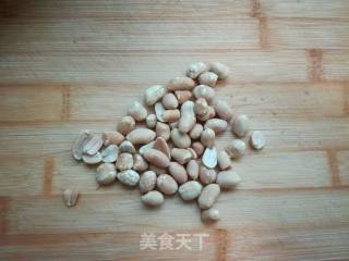 Chopped Peanuts Mixed with Celery Leaves recipe