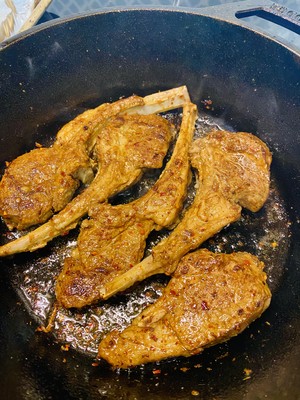 Grilled Lamb Chops with Tender Outside and Tender Inside (oven Version) recipe