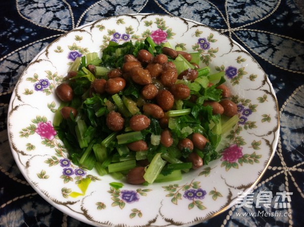 Cress Mixed with Nuts recipe