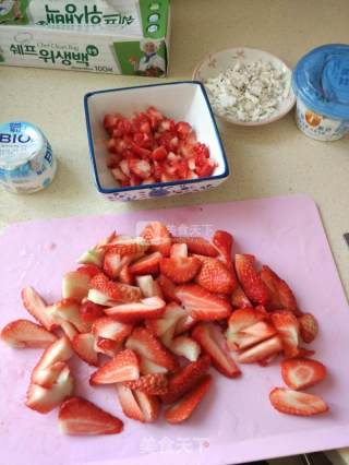 Yogurt Strawberry Pot recipe