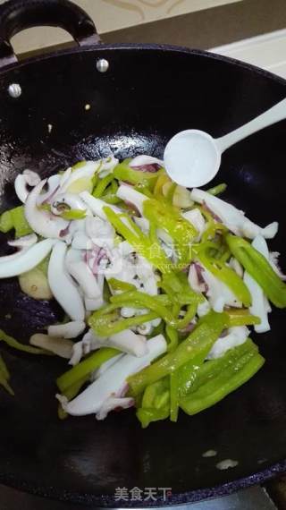 Stir-fried Cuttlefish with Hot Pepper recipe
