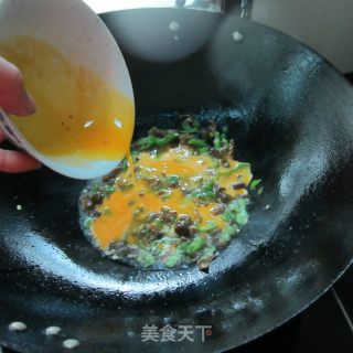Fried Egg with Fungus and Green Pepper recipe