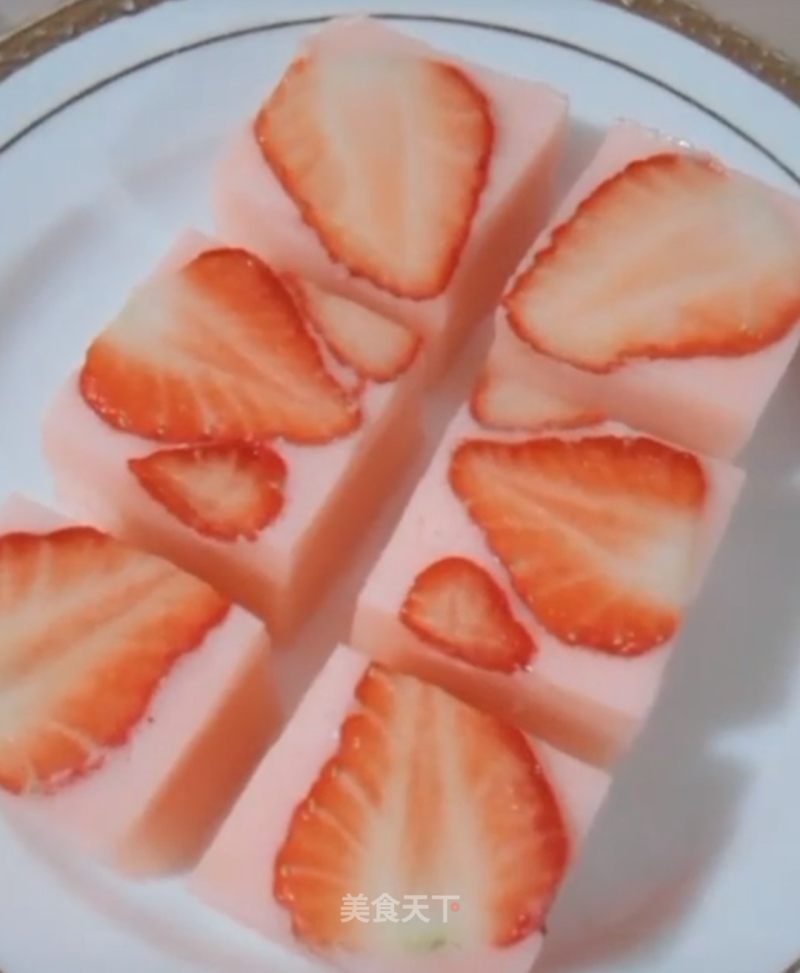 Strawberry Milk Pudding