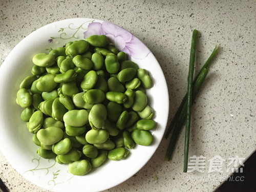 Broad Beans with Scallion Oil recipe