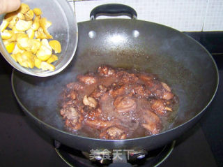 Braised Chicken Wings with Red Wine and Chestnut recipe
