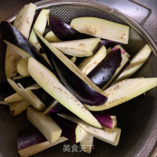 Eggplant Salted Fish Claypot recipe