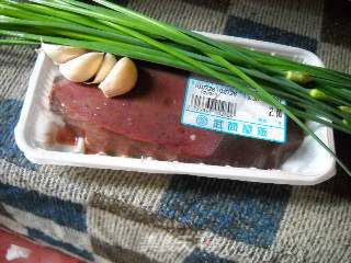 Stir-fried Pork Liver with Leek Flower recipe