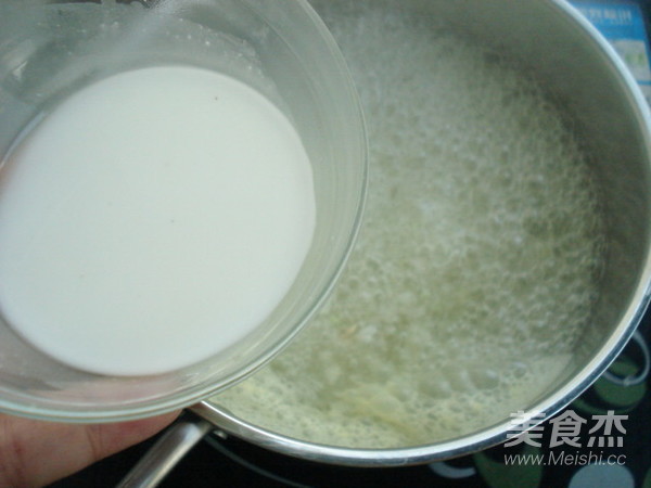 Tom Mushroom Soup with Chicken Sauce recipe