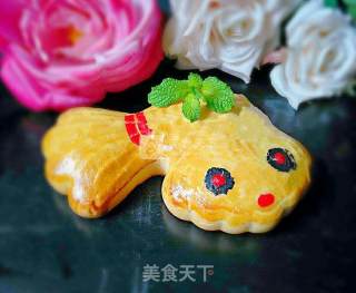 Goldfish Bean Paste Mooncake recipe