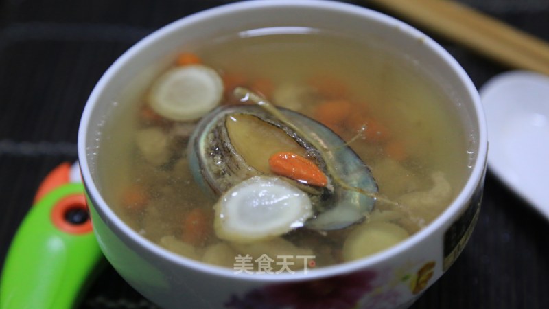 Ginseng, Abalone and Wolfberry Soup to Invigorate Lungs, Nourish Skin, Solidify, and Improve Body Immunity