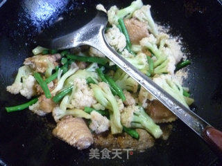 Stir-fried Cauliflower with Bean and Mid-wing recipe