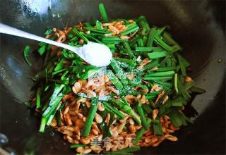 Stir-fried River Prawns with Leek recipe