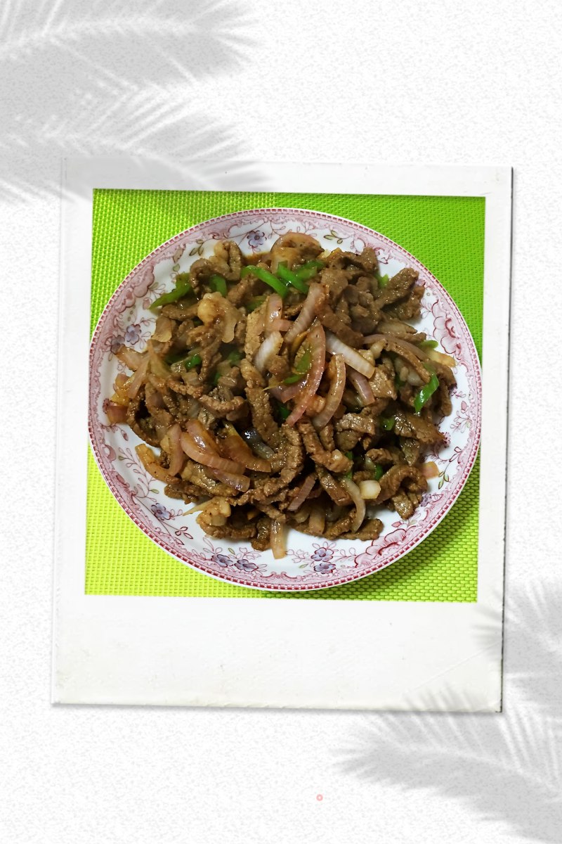Stir-fried Shredded Beef with Onion and Green Pepper recipe