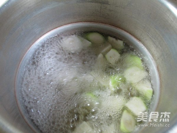 Tomato Long Melon Pork Rib Soup recipe