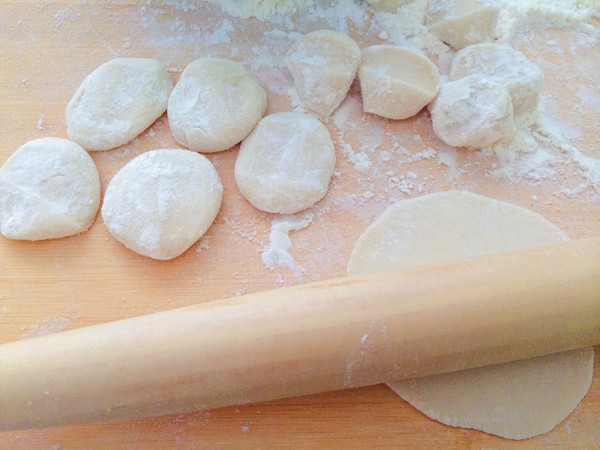 Radish Pork Dumplings recipe