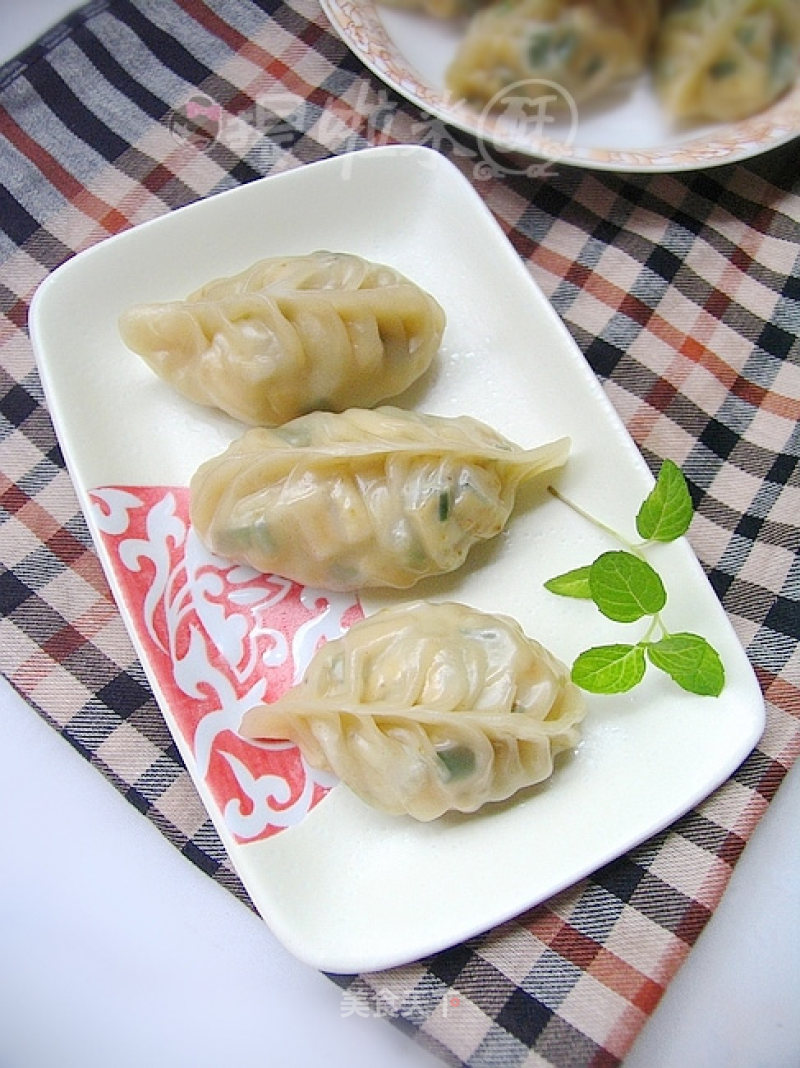 Easy Homemade Nutritious and Delicious Breakfast-steamed Dumplings with Chives and Dried Beans recipe