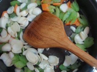 Stir-fried Cashew Nuts with Celery and Lily recipe