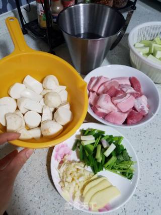 Braised Pork Belly with Small Taro recipe