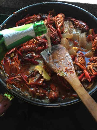 Braised Crayfish with Beer