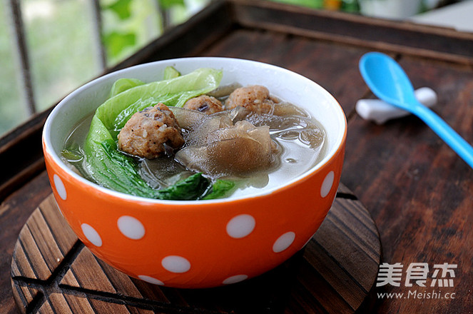 Lettuce Soup with Meatballs and Noodles recipe