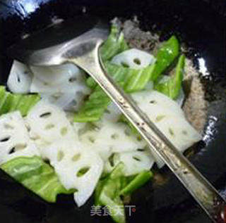 Stir-fried Lotus Root with Green Pepper Pork Belly recipe