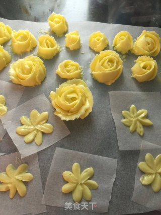 Dielian Flower Birthday Cake recipe