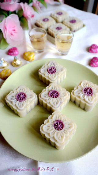 Purple Sweet Potato and Rose Snowy Mooncake recipe