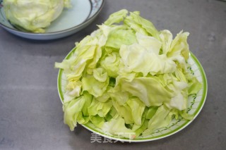 Stir-fried Cabbage with Oil Residue recipe