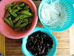 Fried Konjac with Snow Peas recipe