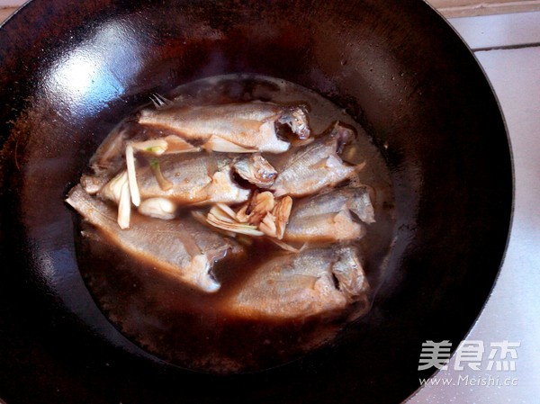 Home Stewed Yellow Croaker recipe
