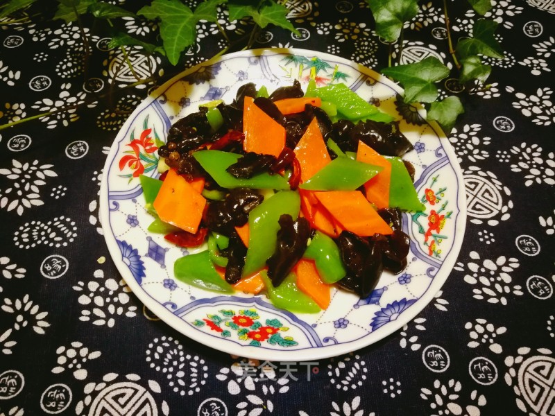 Stir Fried Fungus with Carrots recipe