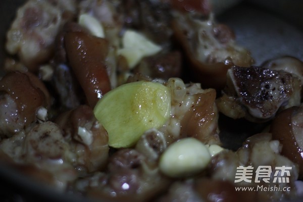 Braised Fermented Bean Curd Trotters recipe