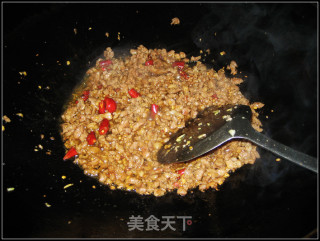 Stir-fried Minced Pork with Soaked Cowpeas recipe