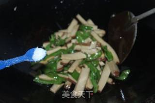 Scrambled Eggs with Green Peppers recipe